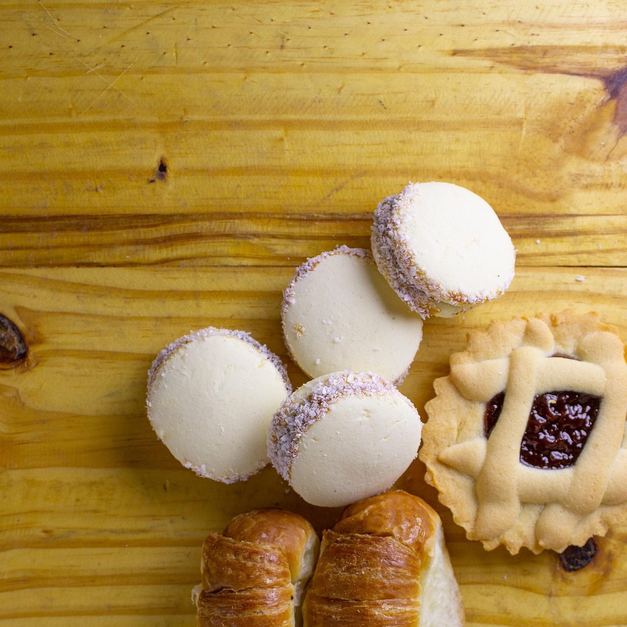 découvrez tout sur la fécule de maïs : ses utilisations en cuisine, ses bienfaits, ses alternatives et astuces pour réussir vos recettes avec cet ingrédient incontournable.