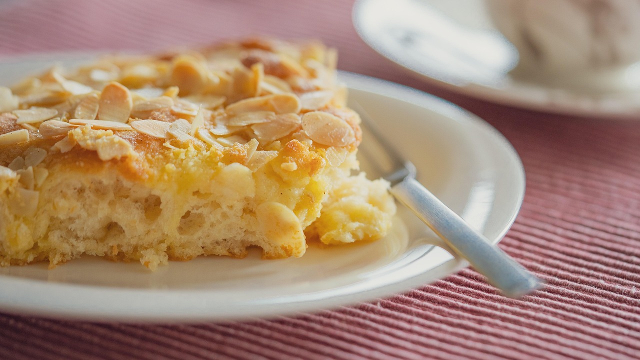 découvrez le gâteau montessori, une création ludique et éducative inspirée de la pédagogie montessori. idéal pour les anniversaires, ce dessert favorise l’autonomie et l’émerveillement des enfants.